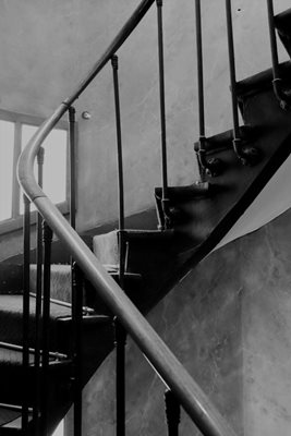 מדרגות פריזאיות במלון רומנטיקה 3829 -18