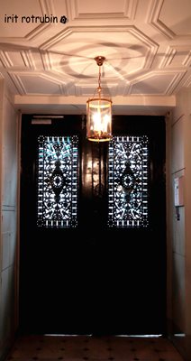 דלת ברחוב 53 סאנט לאזר 3758- 5