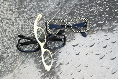 משקפי וינטג' עם טיפות מים 00174