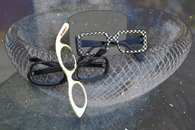 משקפיים וינטג' עם סלסלה 00186 גוון דיפרנט