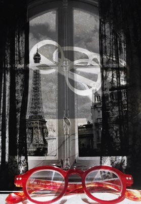 משקפיים וינטג' מול אייפל 00238