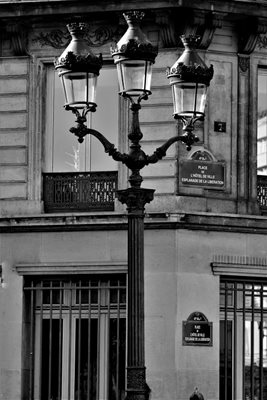 שלושה פנסים 2486 - 19