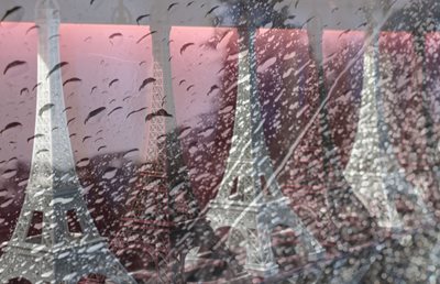 קולאז' טיפות גשם עם מגדל אייפל 0032 -00