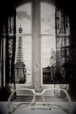 אייפל מול חלון משקפיים 4447 -1