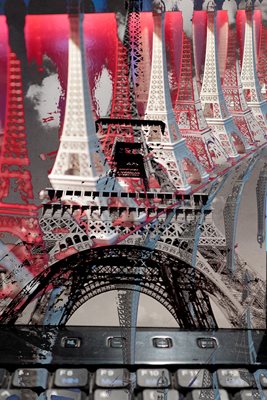 קולאז' אייפל עם מחשב באדום 00-0021